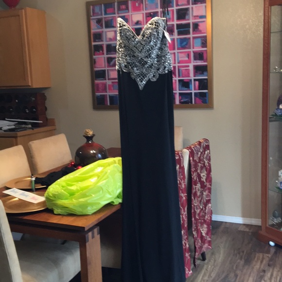 💖💕💜Evening Gown💖💕💜 - Picture 5 of 8